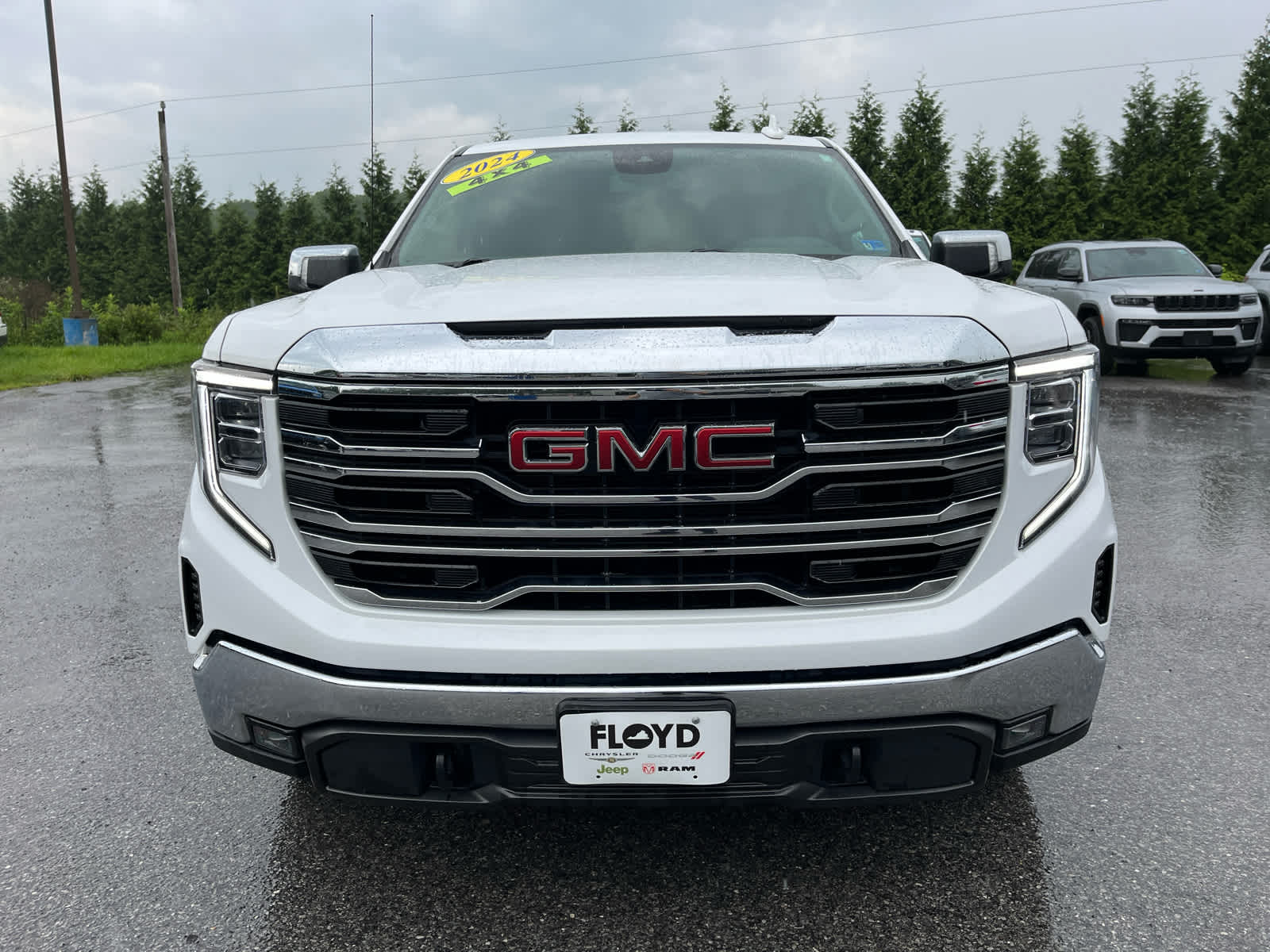 2024 GMC Sierra 1500 SLT