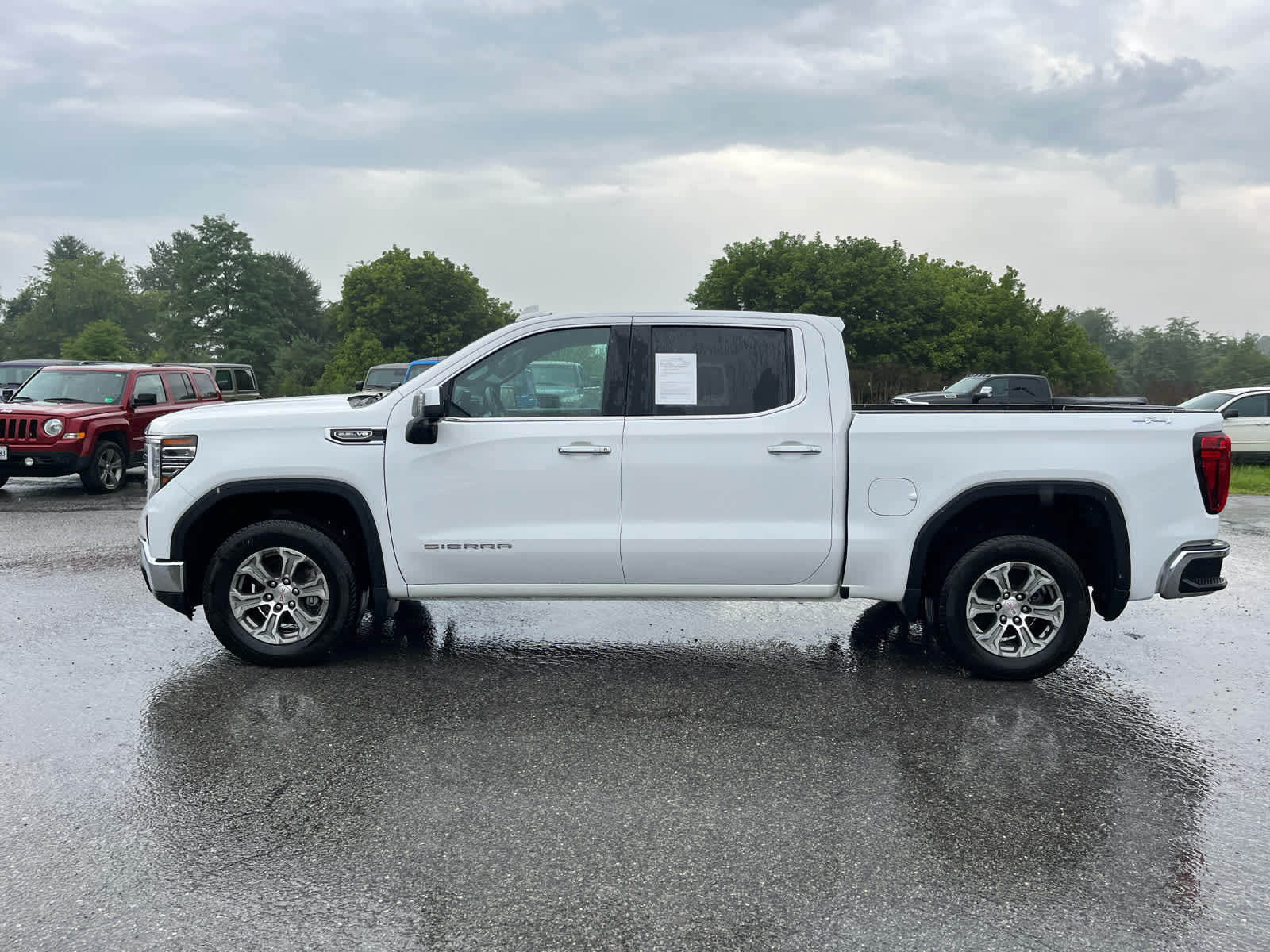2024 GMC Sierra 1500 SLT