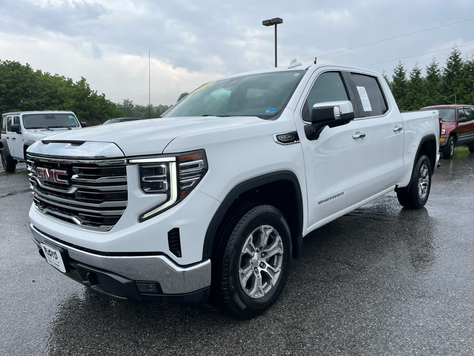 2024 GMC Sierra 1500 SLT