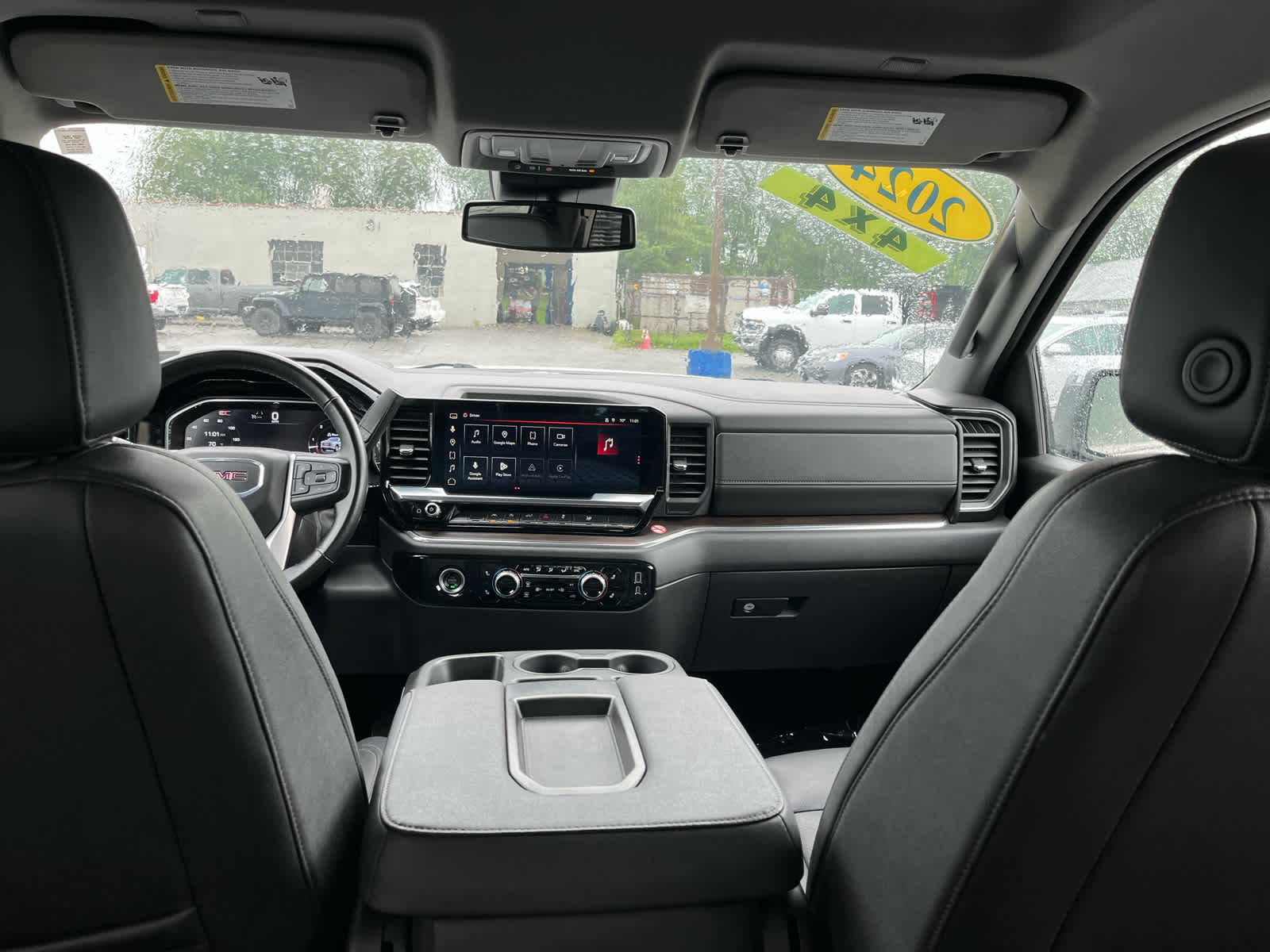 2024 GMC Sierra 1500 SLT