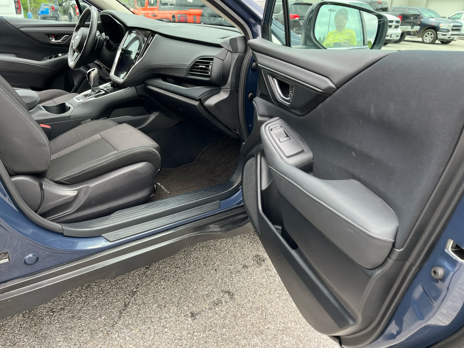 2025 Subaru Outback Premium