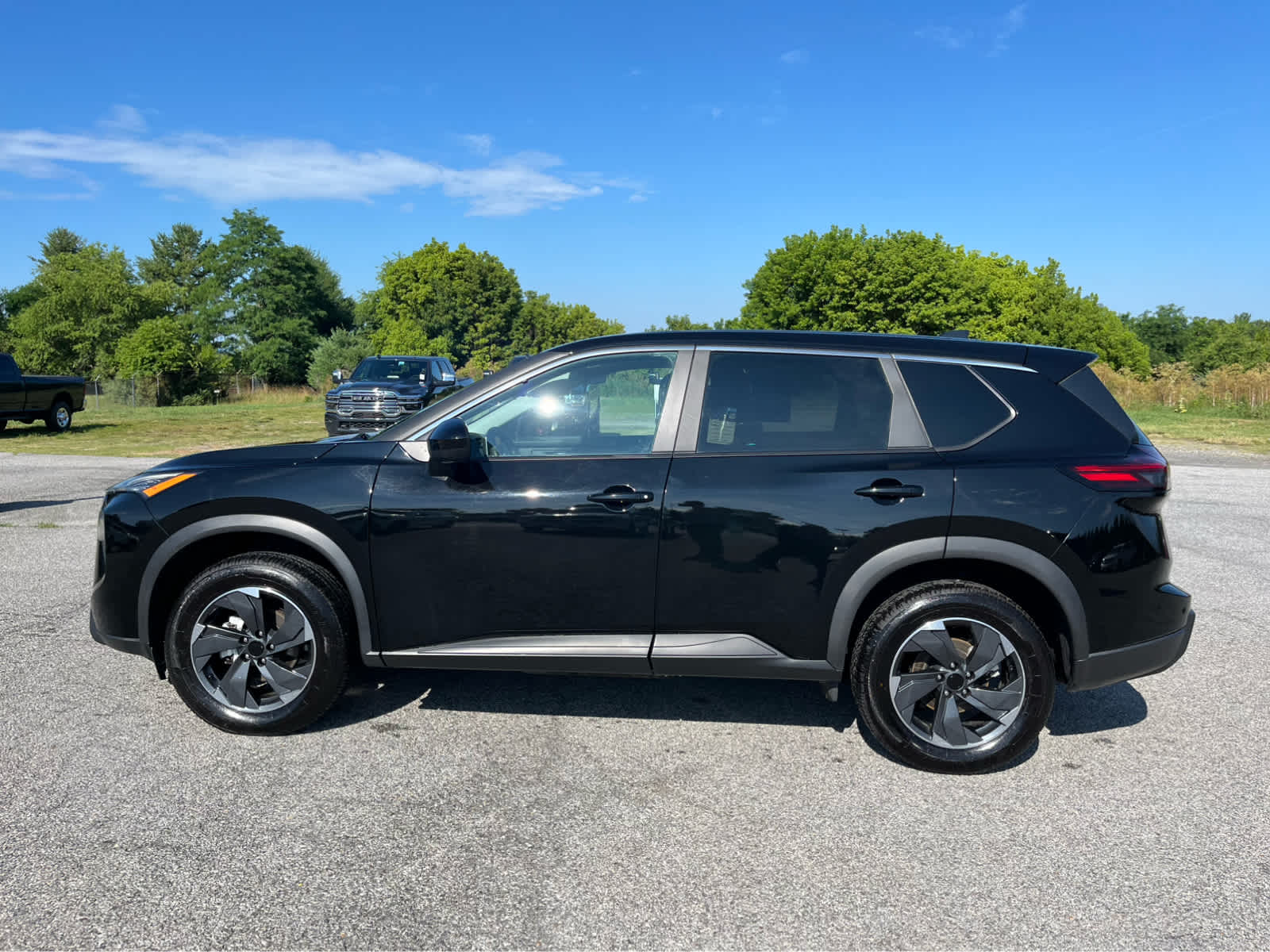 2024 Nissan Rogue SV