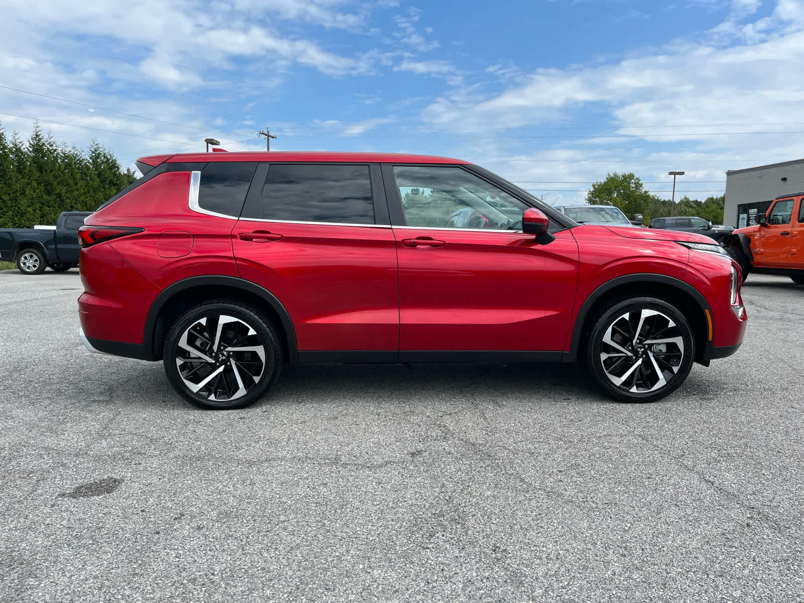 2024 Mitsubishi Outlander SE