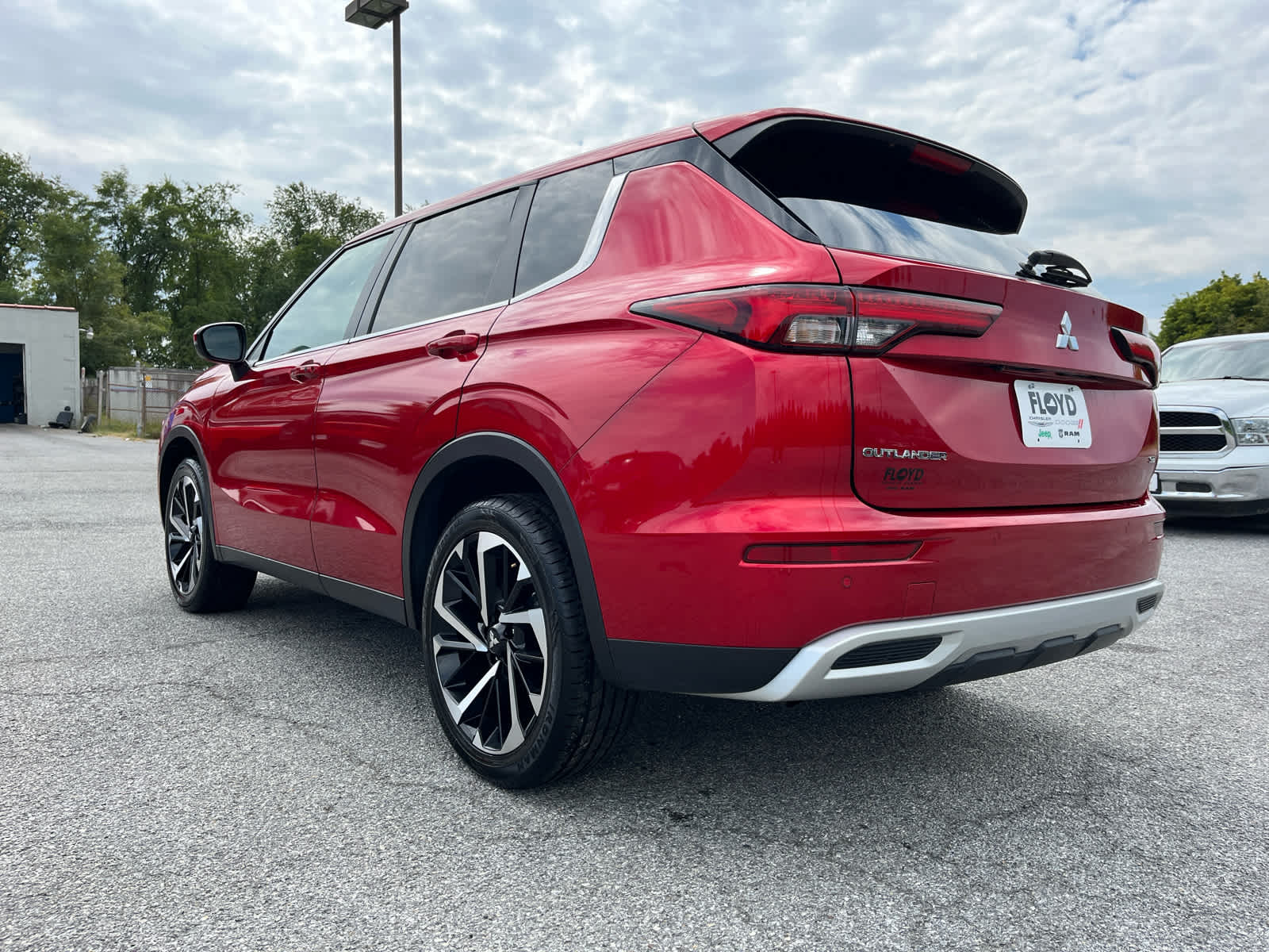 2024 Mitsubishi Outlander SE