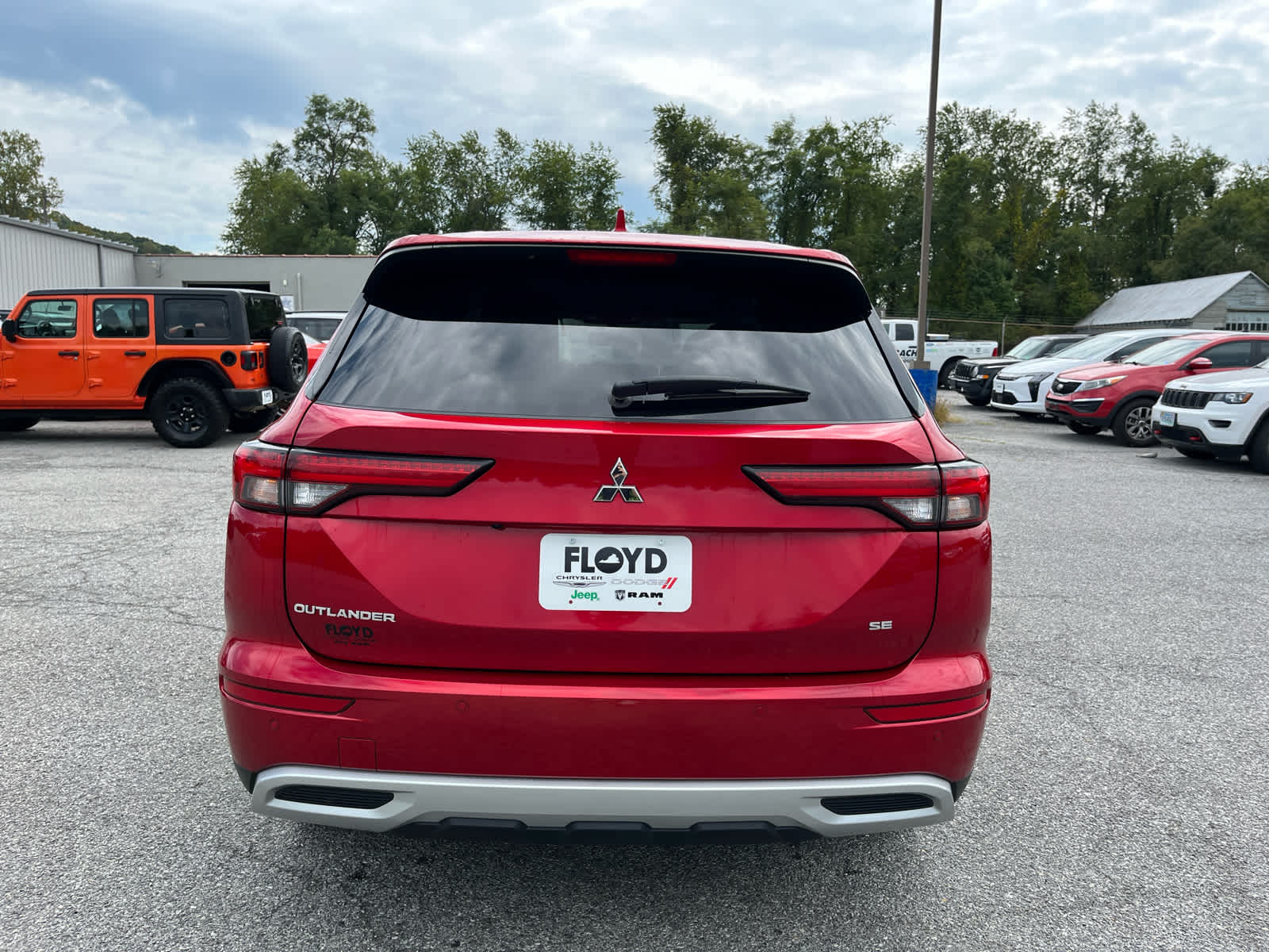 2024 Mitsubishi Outlander SE