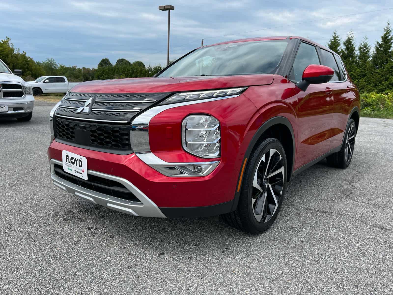 2024 Mitsubishi Outlander SE