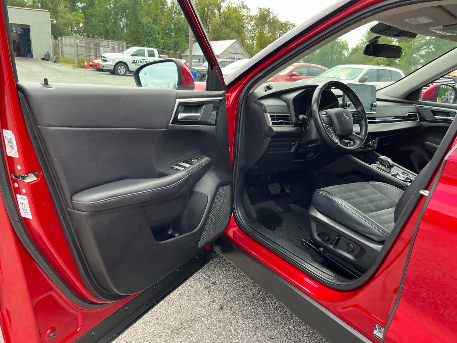 2024 Mitsubishi Outlander SE