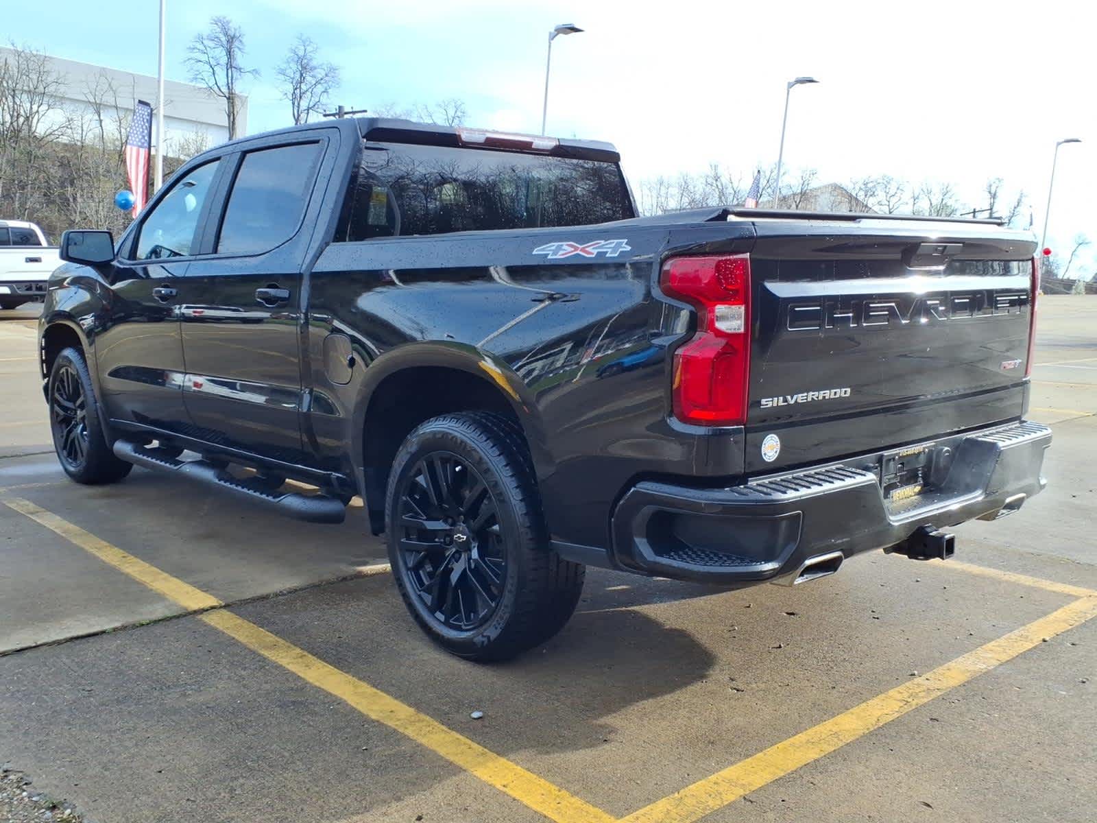 View vehicle photo 5