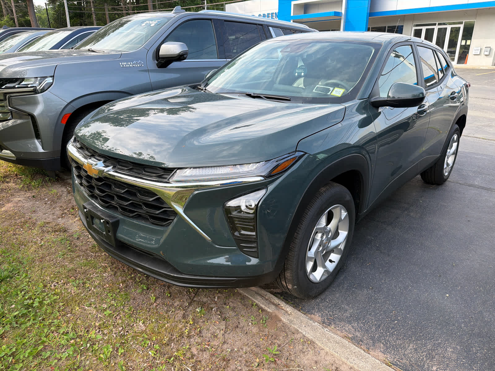 Cypress Gray 2026 Chevrolet Trax LS FWD SUV / Crossover Front-Wheel Drive 6-Speed Automatic