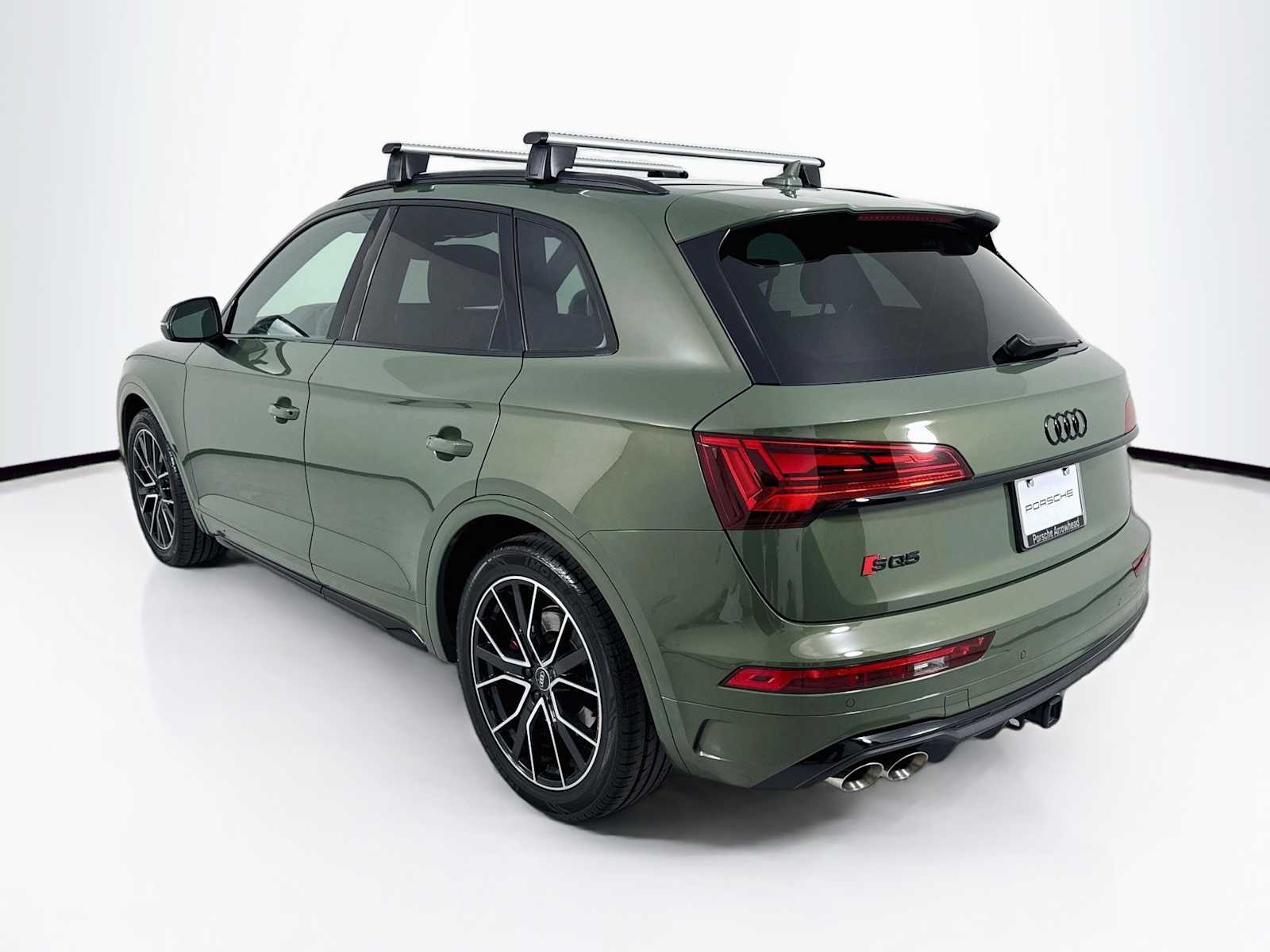 View vehicle photo 3