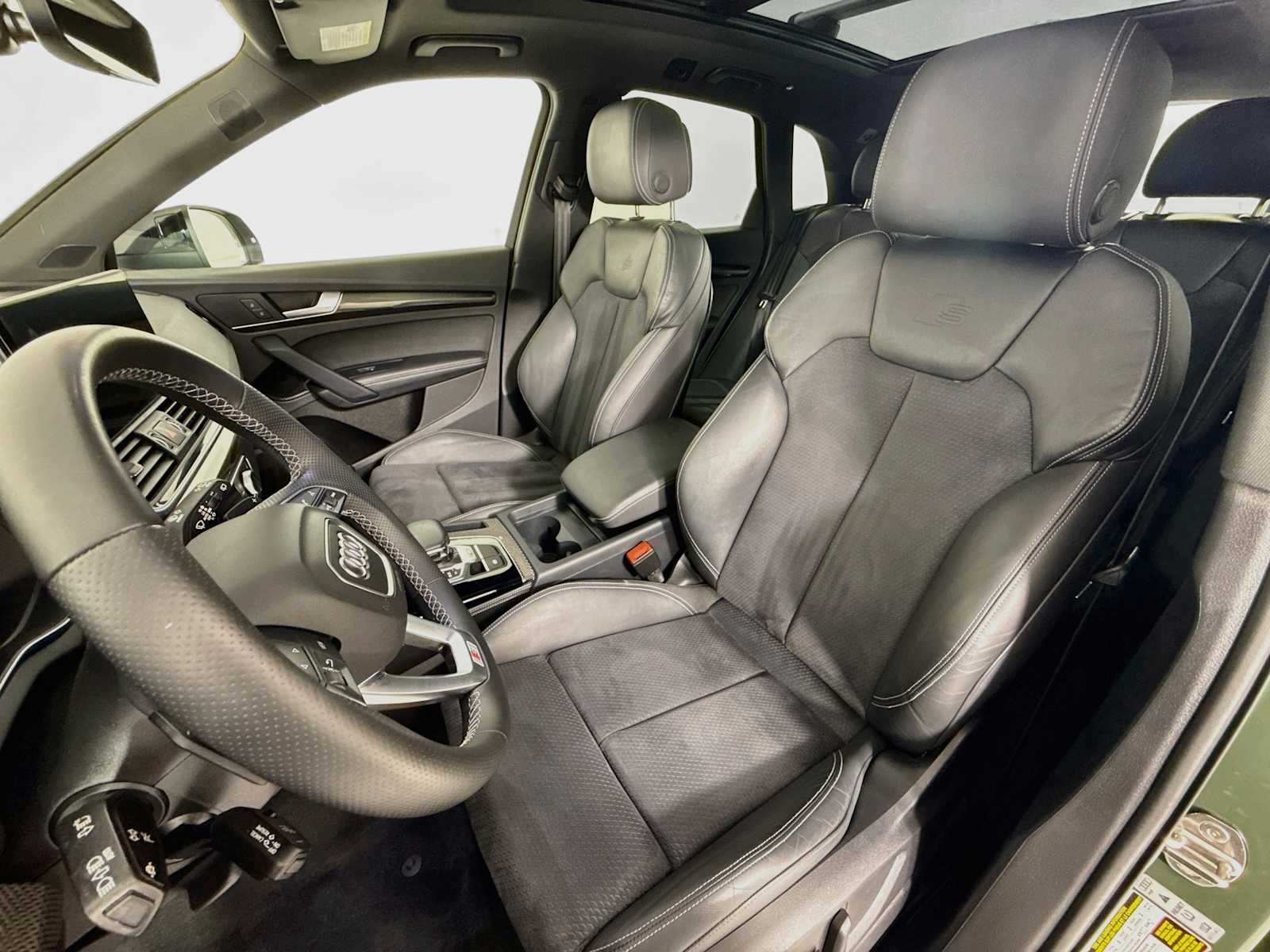 View vehicle photo 5