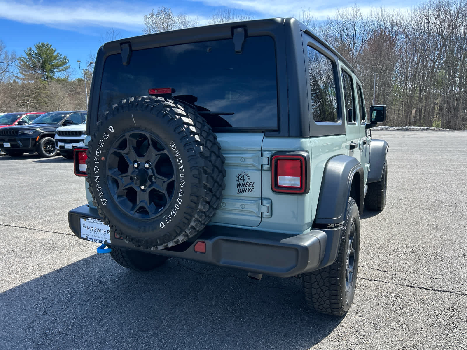 View vehicle photo 5