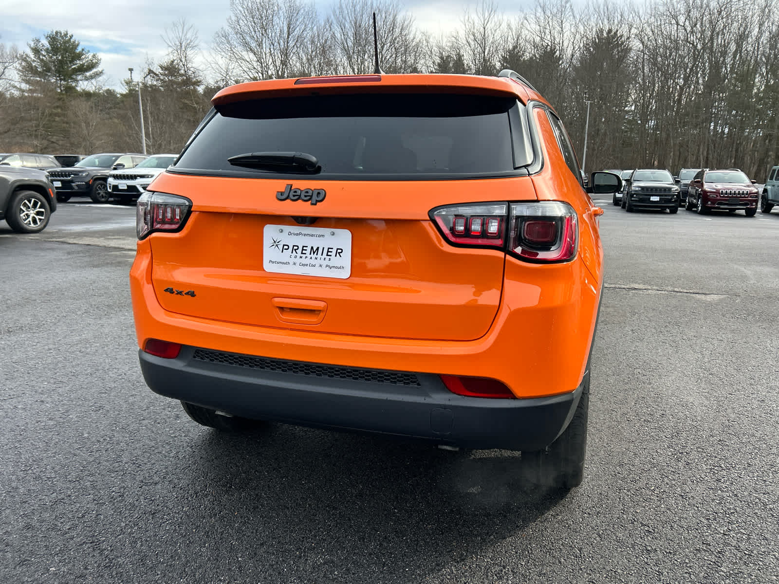 View vehicle photo 7