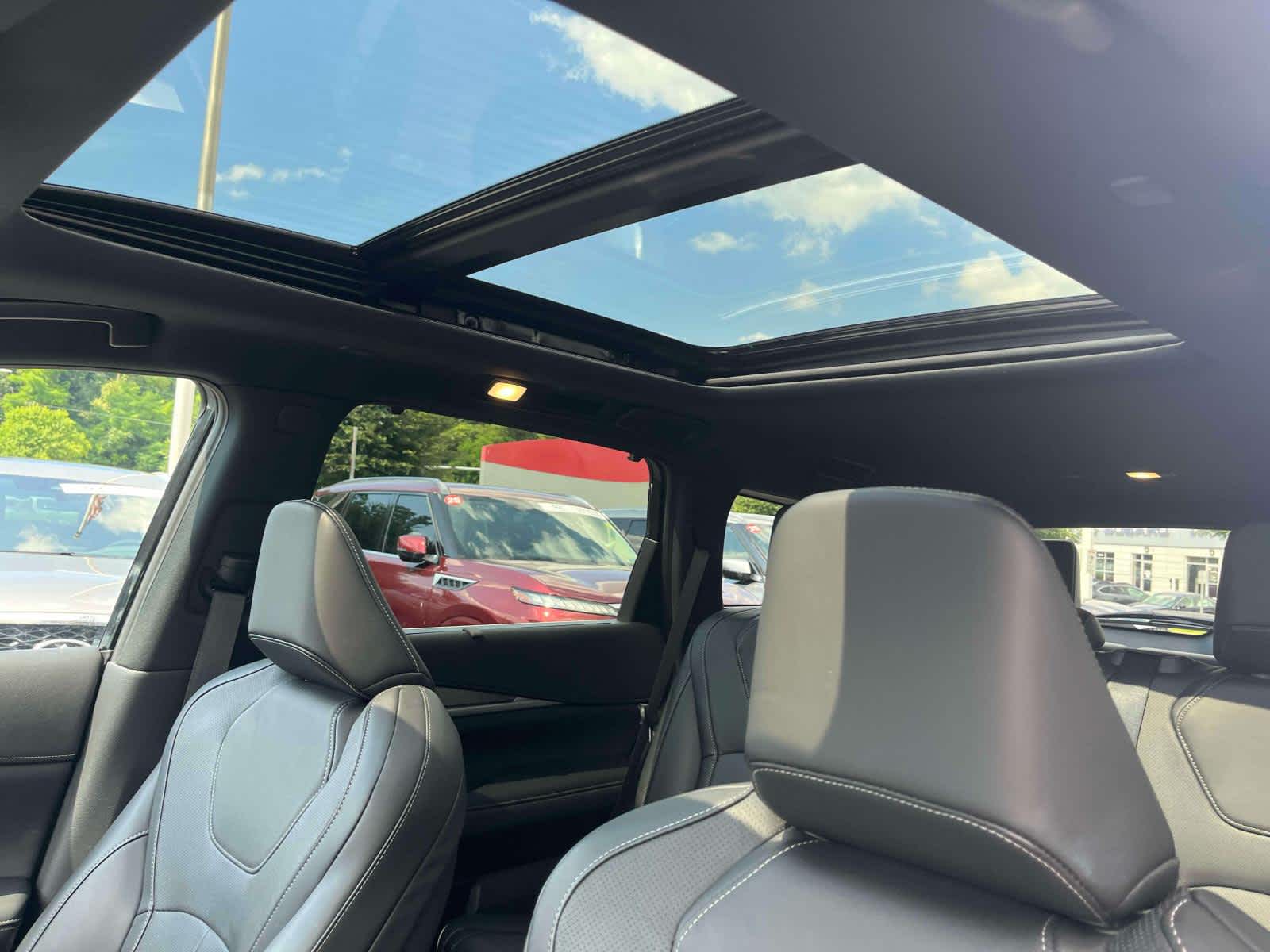 View vehicle photo 5