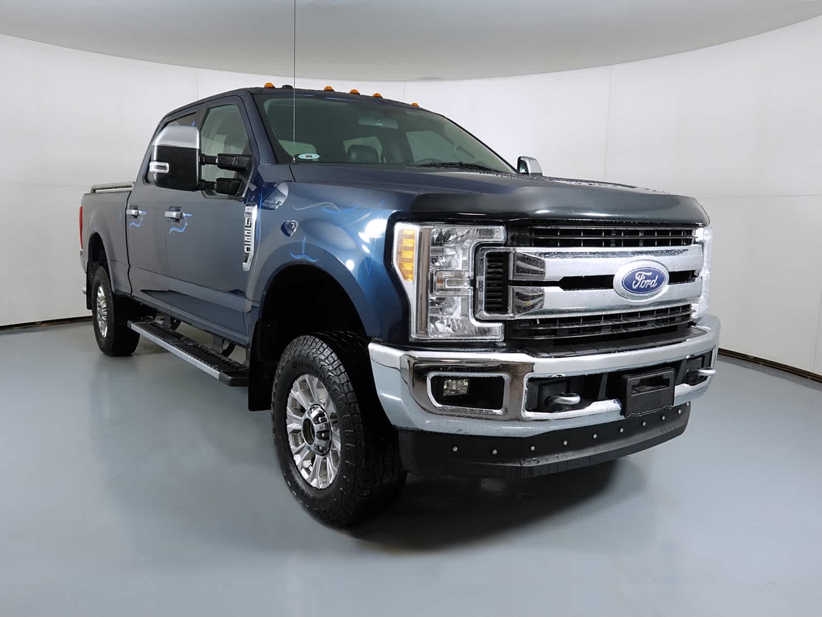 Blue Jeans Metallic 2017 Ford F-250 Super Duty XLT Crew Cab 4WD Pickup Truck Four-Wheel Drive 6-Speed Automatic