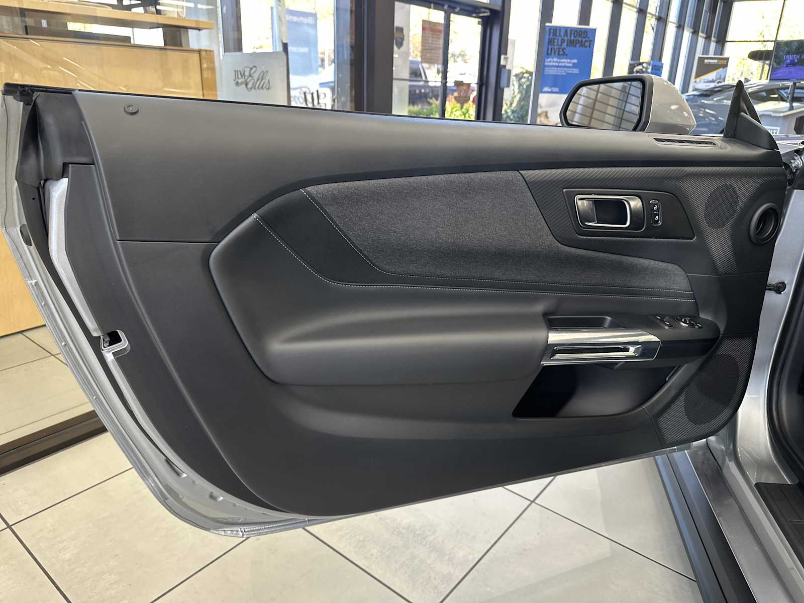 2025 Ford Mustang GT photo 4