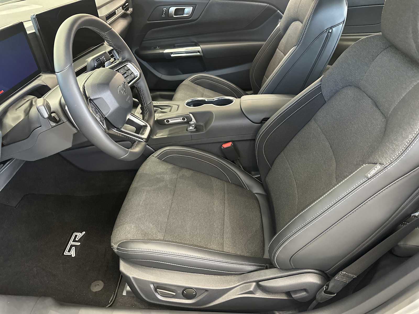 2025 Ford Mustang GT photo 3