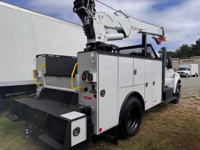 2025 Ford F-750 Base photo 3