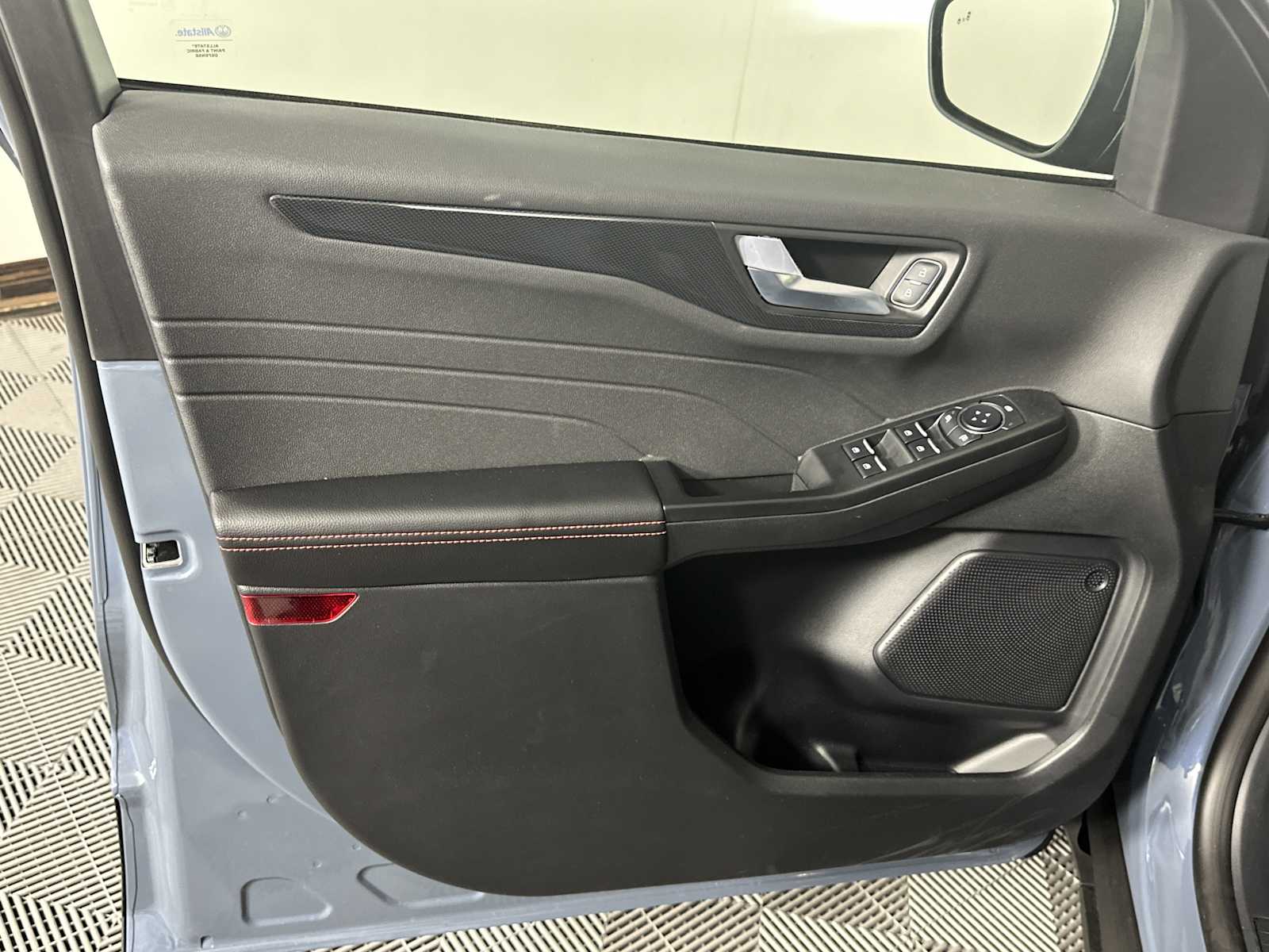 2026 Ford Escape ST-Line photo 4