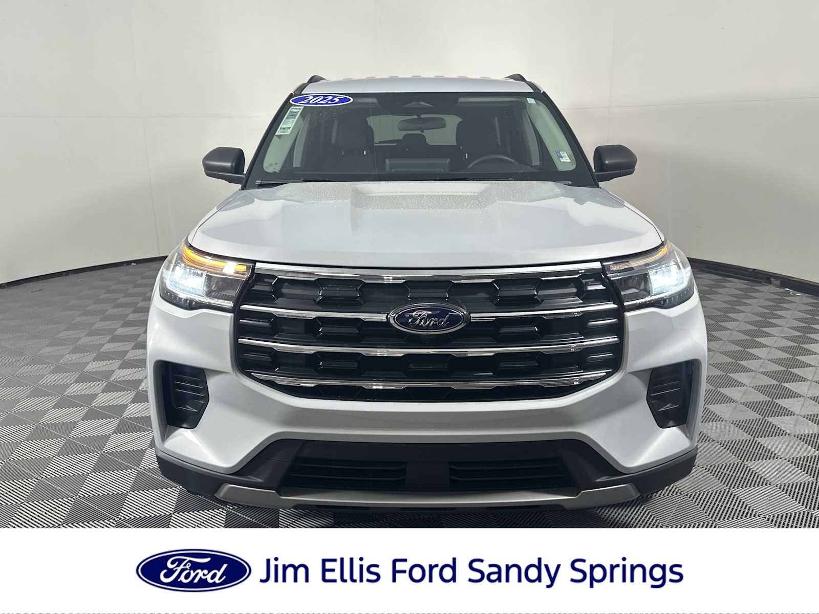 Space White Metallic 2025 Ford Explorer Active RWD SUV / Crossover Rear-Wheel Drive Automatic