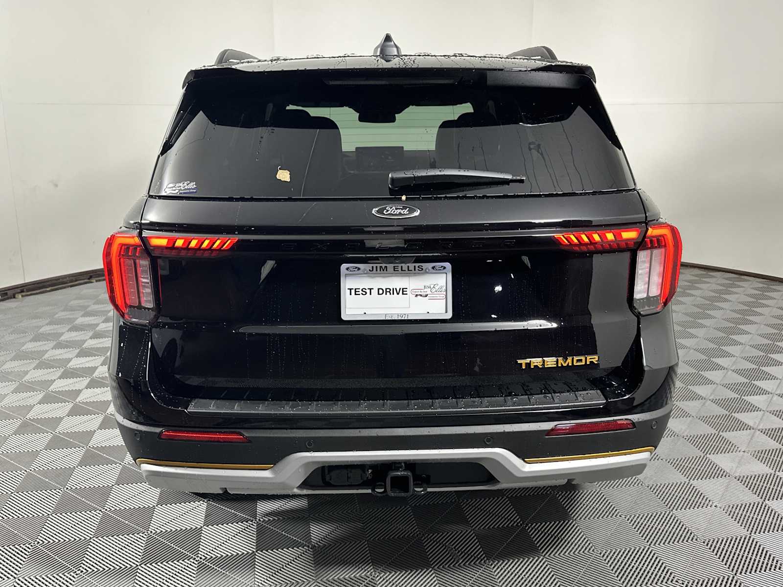 2026 Ford Explorer photo 3