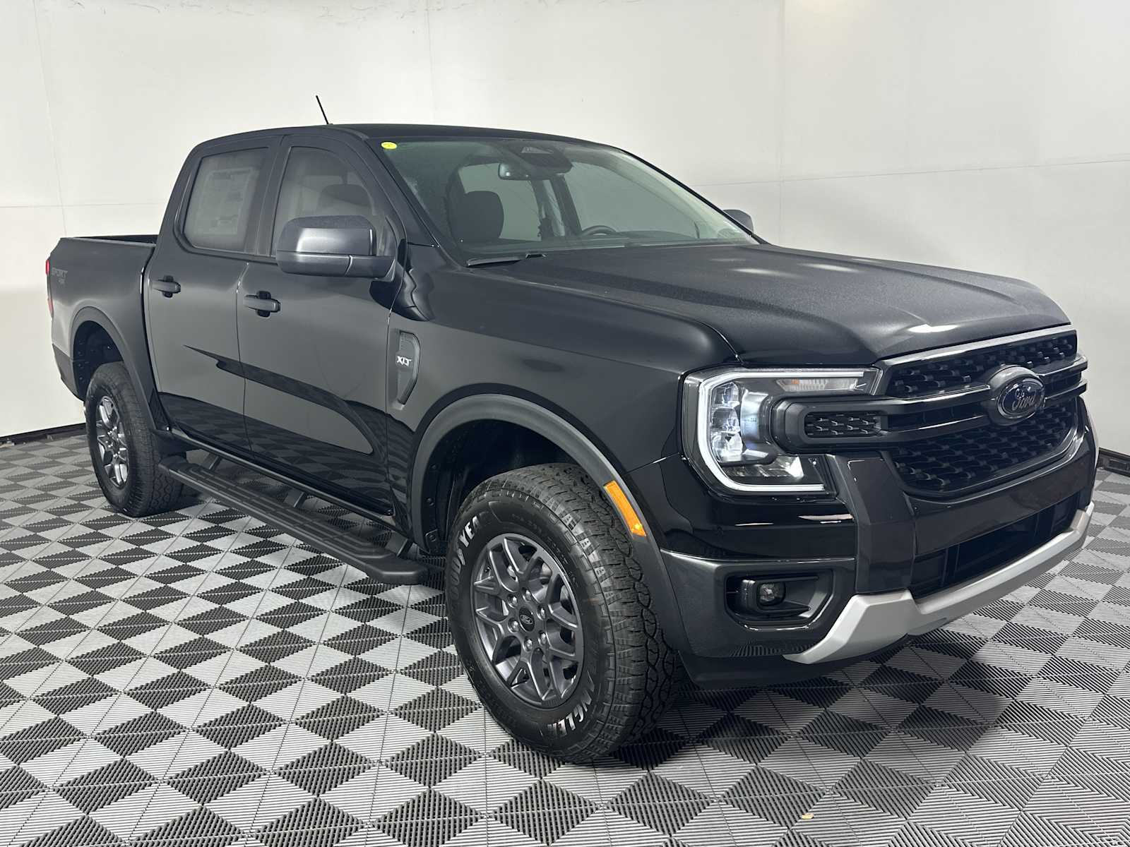 Shadow Black 2026 Ford Ranger XLT SuperCrew 4WD Pickup Truck Four-Wheel Drive Automatic