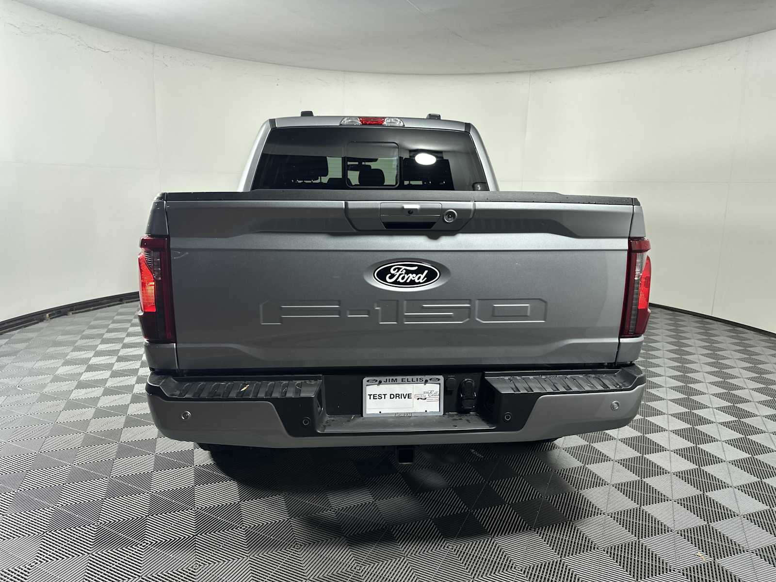 2025 Ford F-150 XLT photo 3