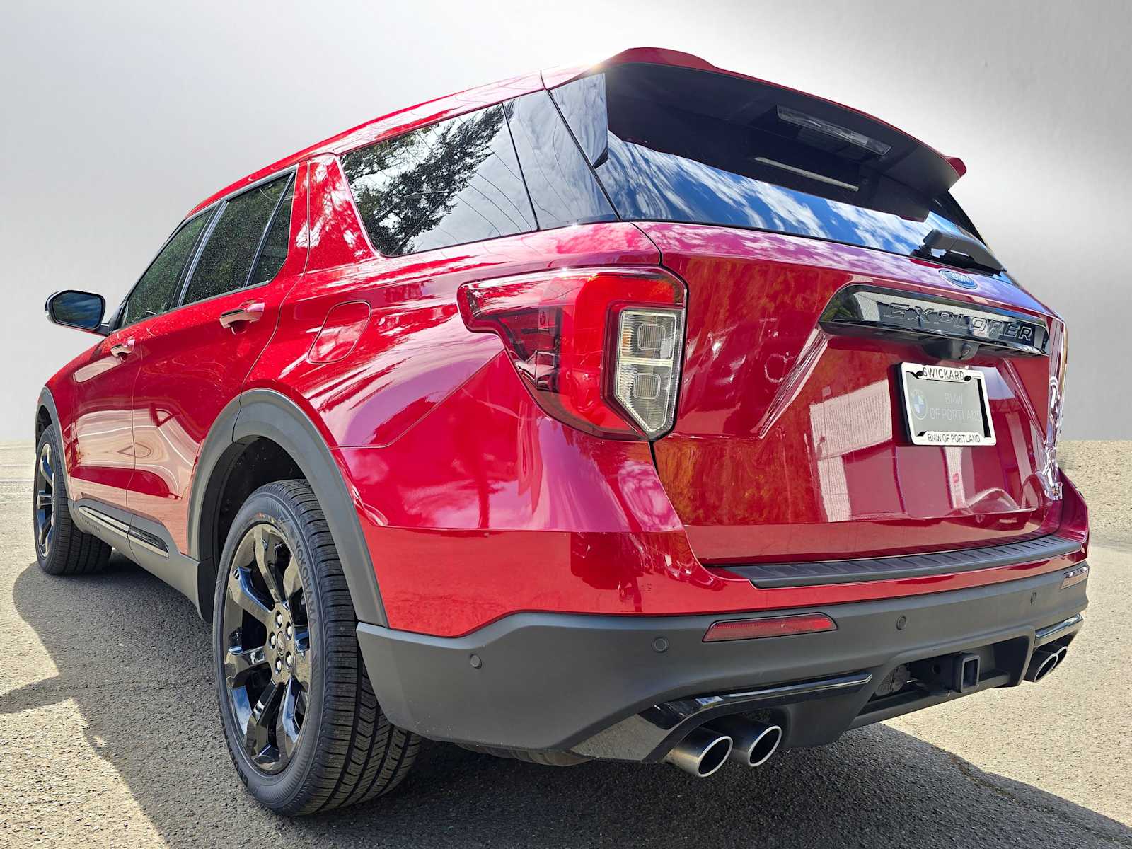 View vehicle photo 5