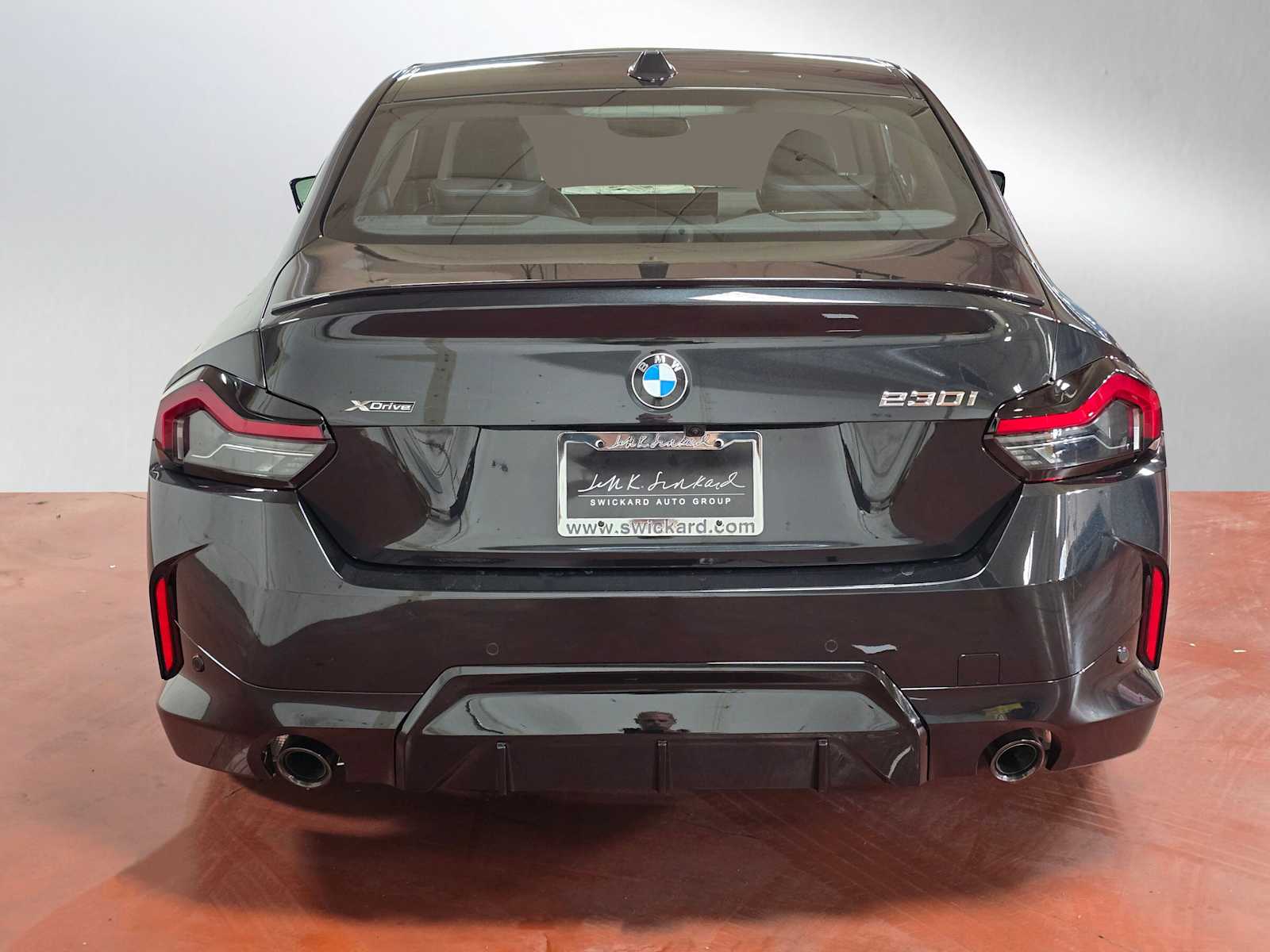 View vehicle photo 4