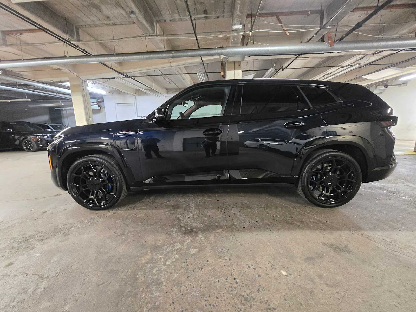 View vehicle photo 7