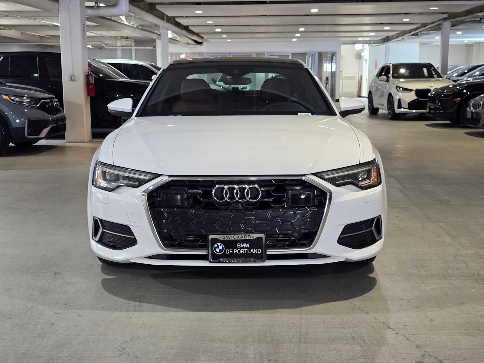 View vehicle photo 4