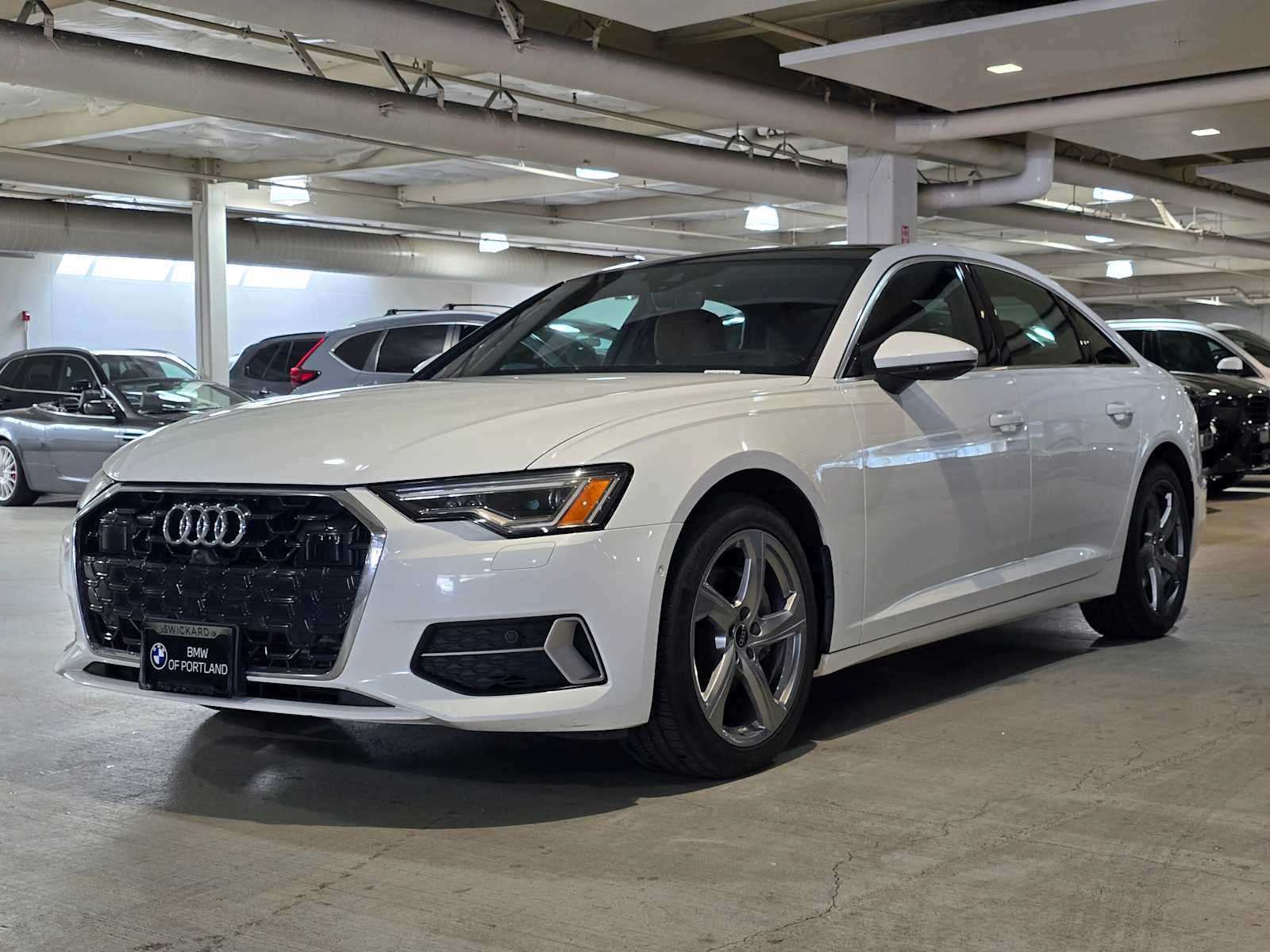 View vehicle photo 3