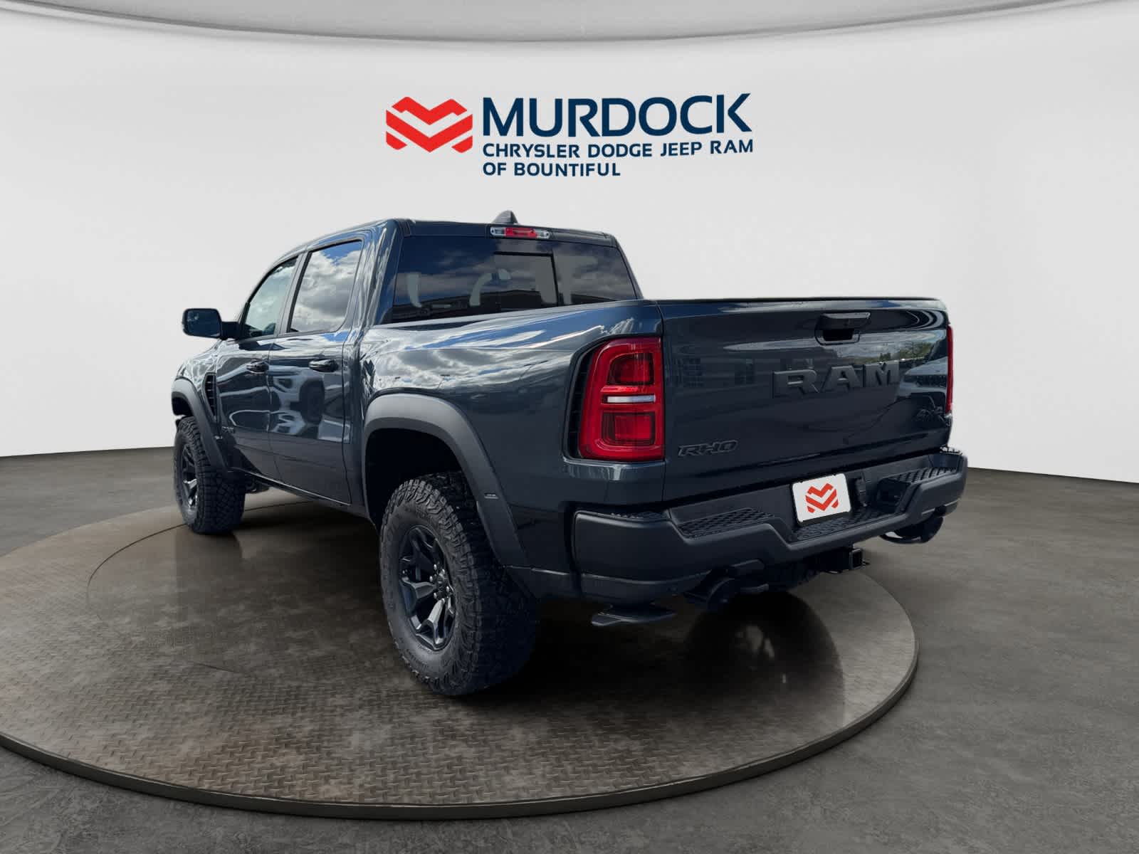 View vehicle photo 3