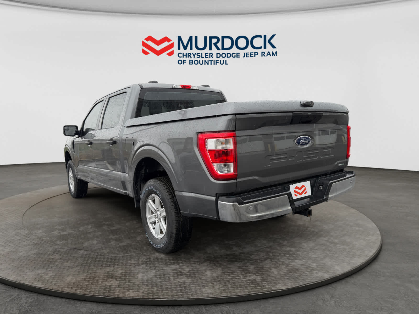 View vehicle photo 3