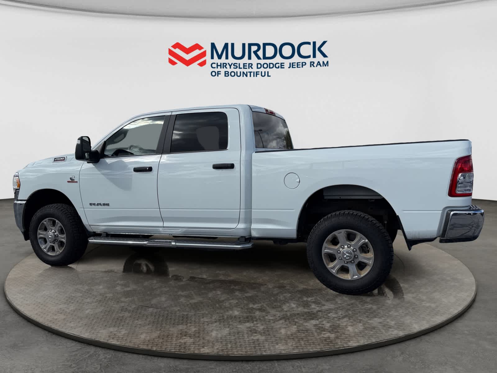 View vehicle photo 2