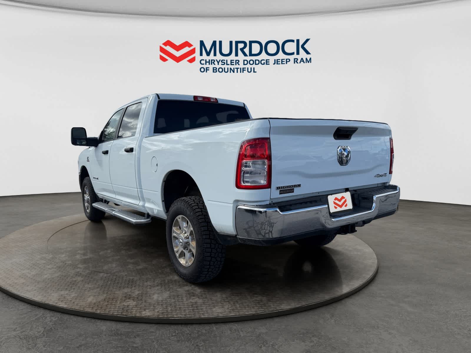 View vehicle photo 3