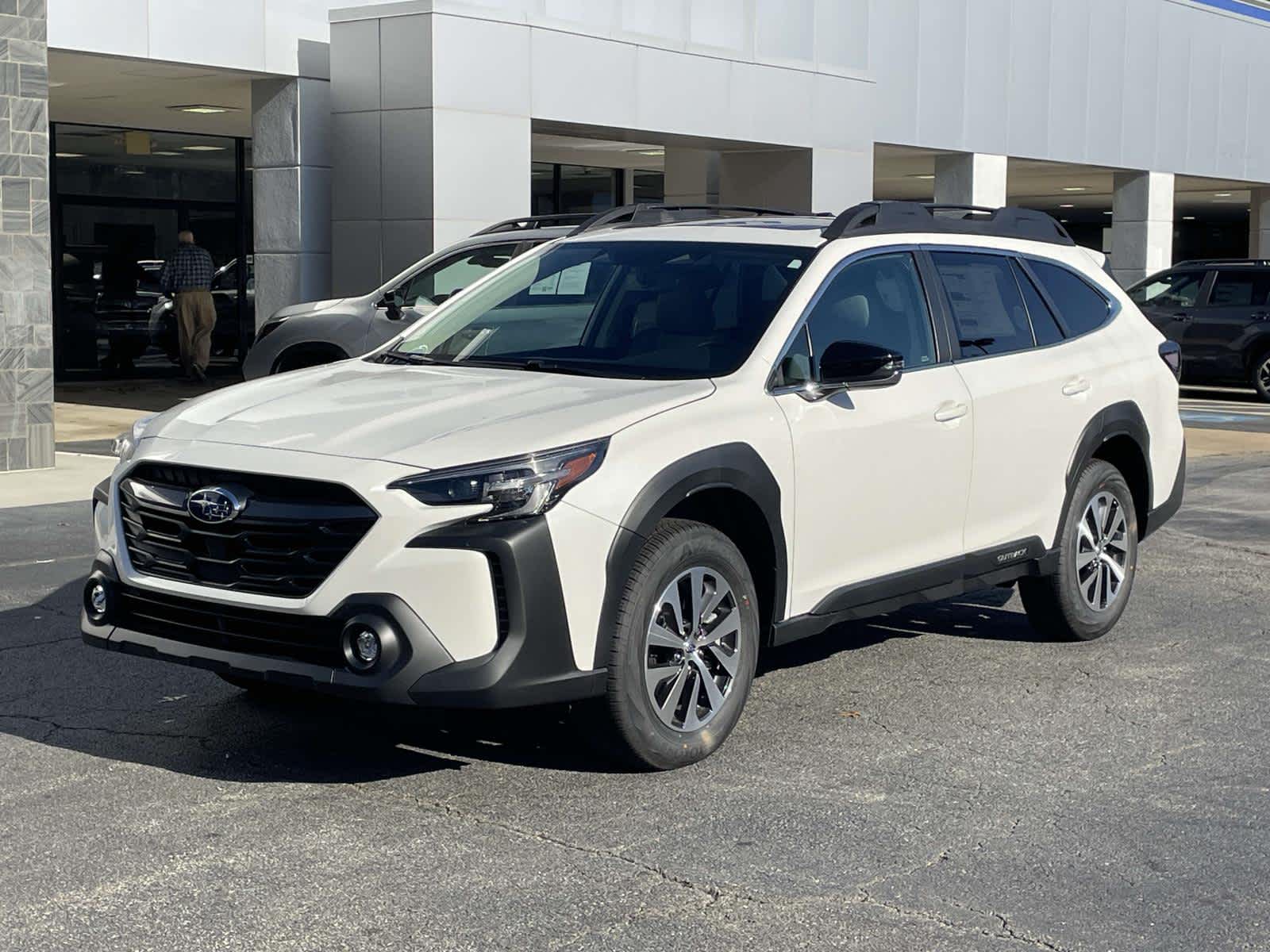 2025 Subaru Outback Premium's photo