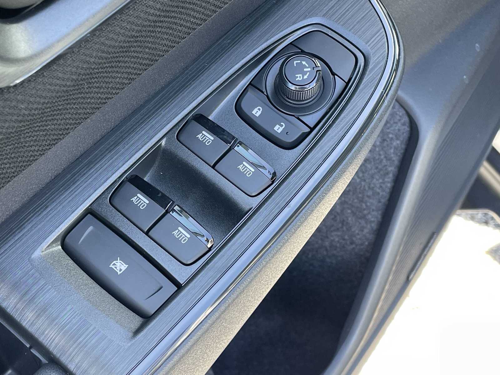 2026 Subaru Outback Limited - Photo 12