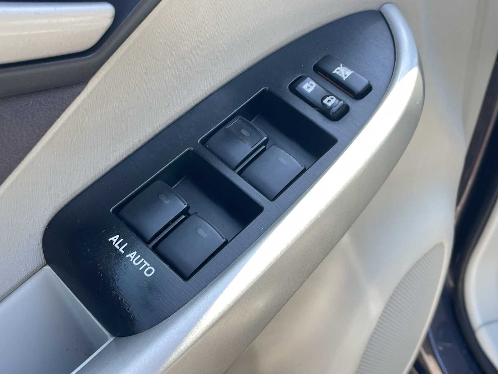 2011 Toyota Prius II - Photo 12