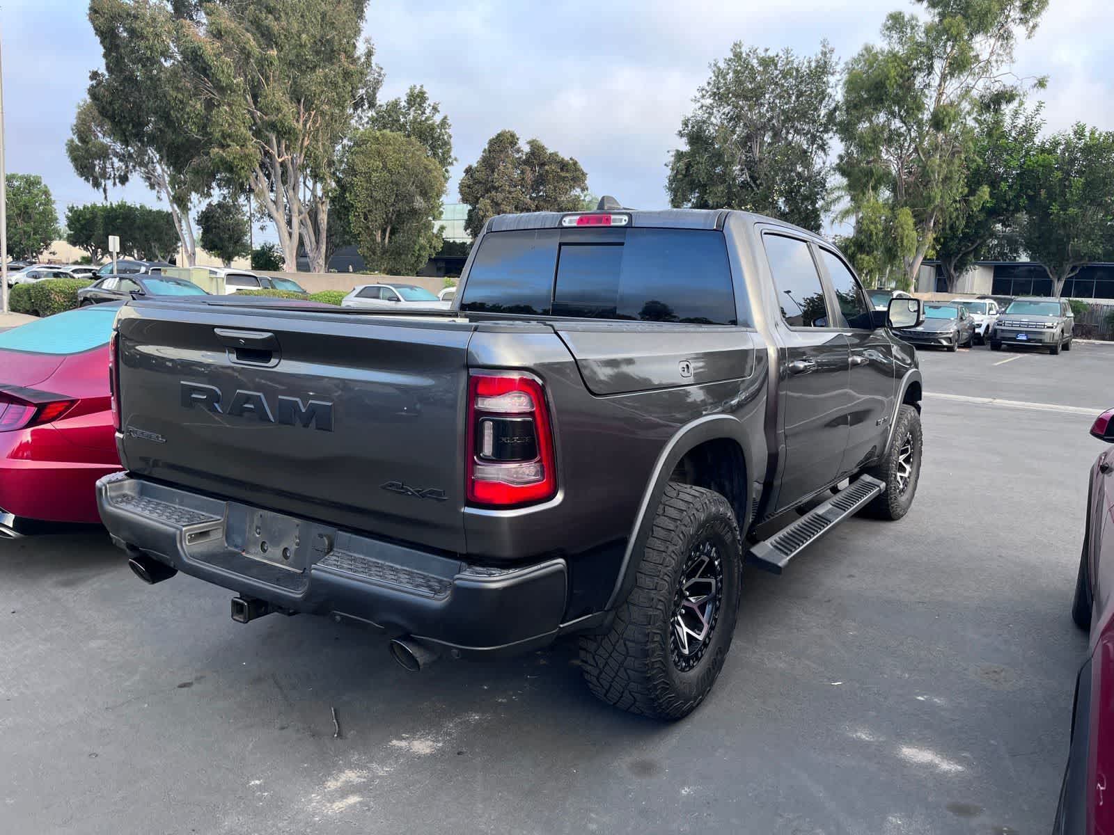 View vehicle photo 3