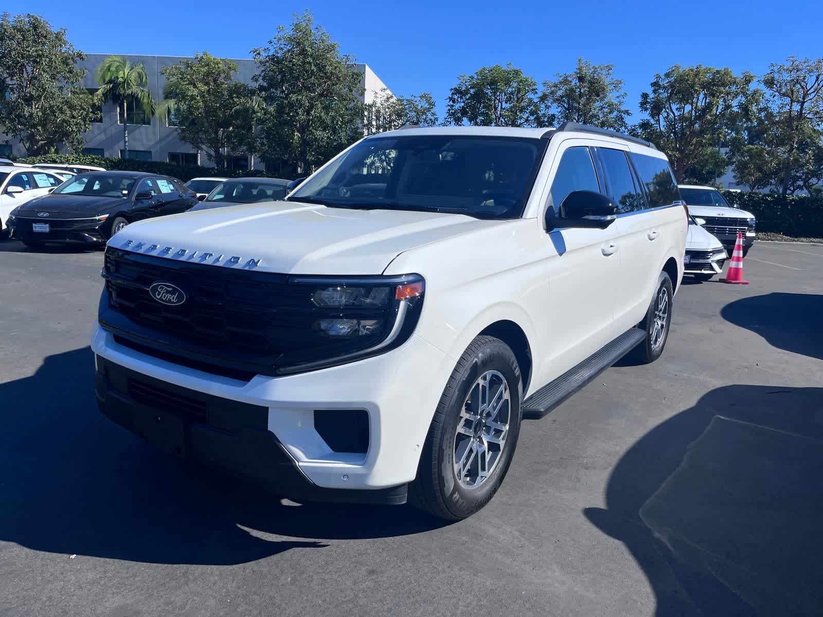 2025 Ford Expedition MAX Active RWD