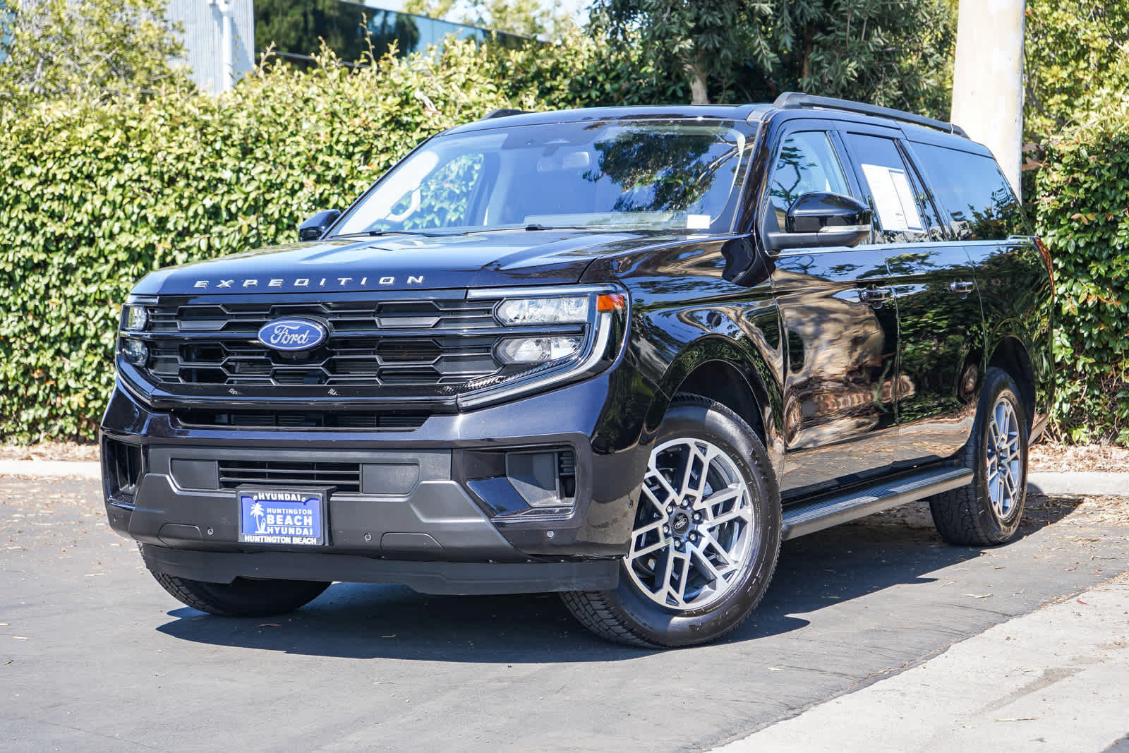 Agate Black Metallic 2025 Ford Expedition SUV / Crossover Four-Wheel Drive Automatic