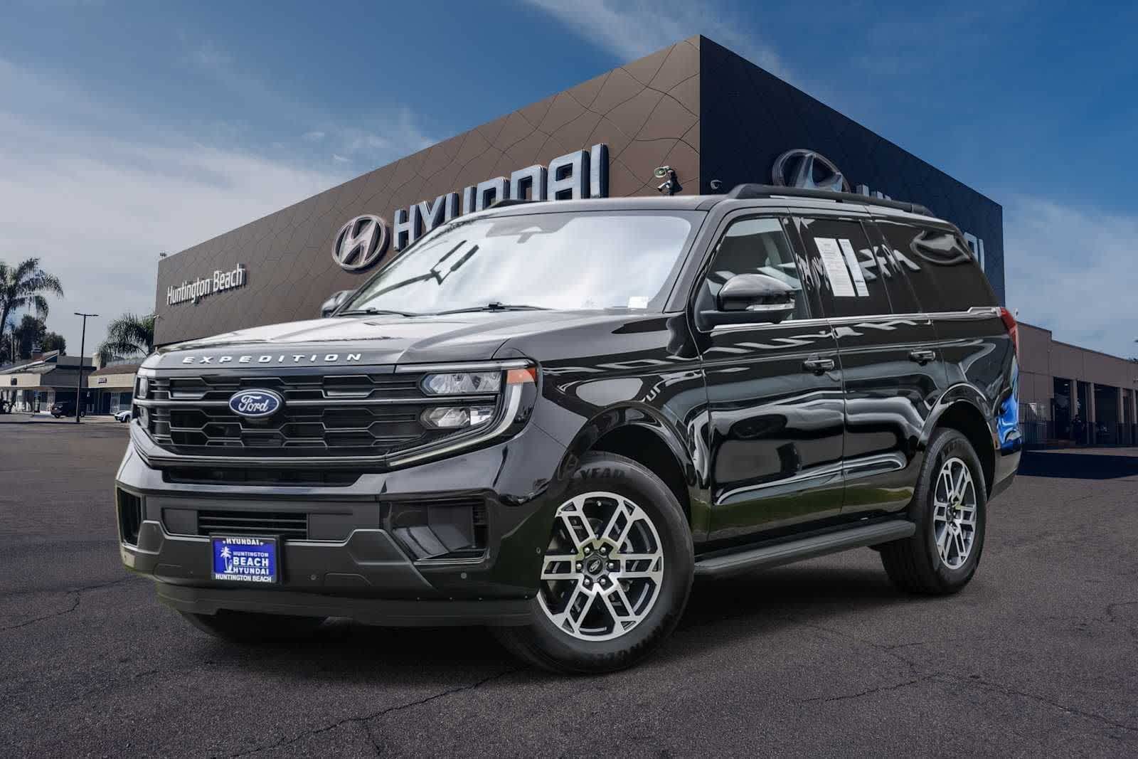 Agate Black Metallic 2025 Ford Expedition Active RWD SUV / Crossover 4X2 Automatic