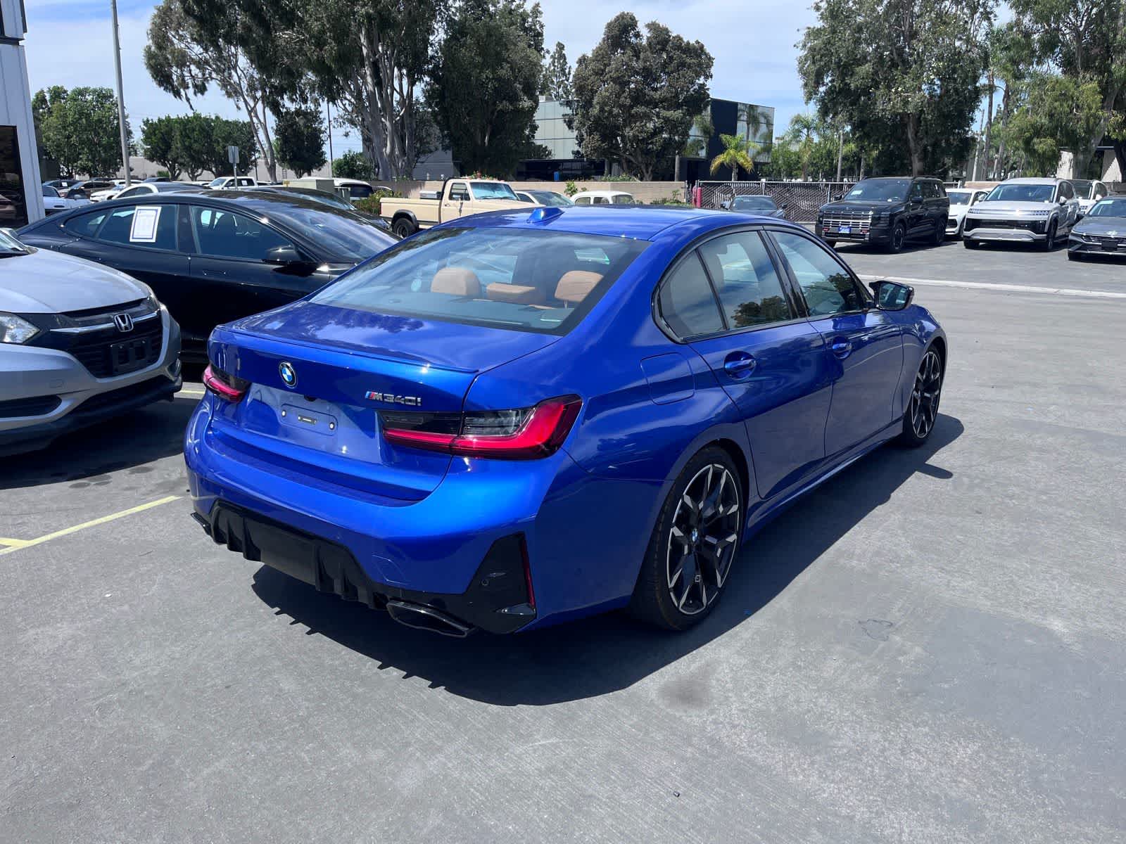 View vehicle photo 3