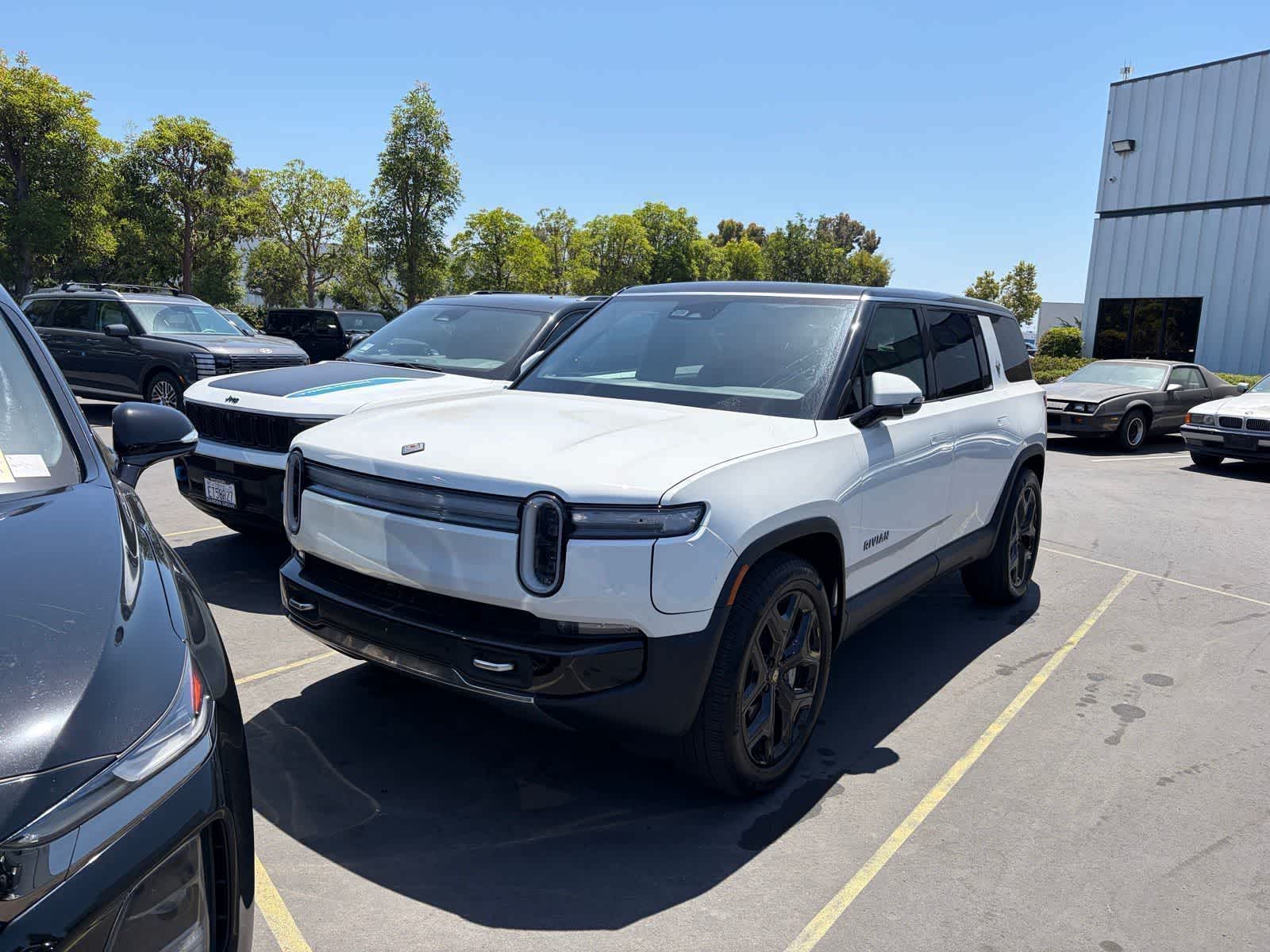 2025 Rivian R1S