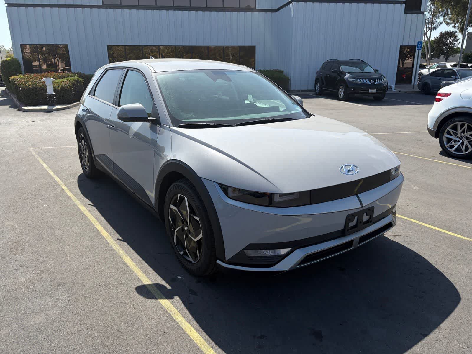 View vehicle photo 2