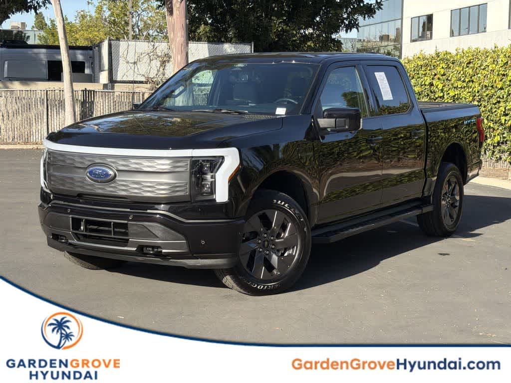 2022 Ford F-150 Lightning Lariat SuperCrew AWD