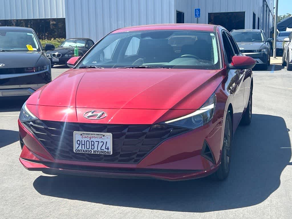 2023 Hyundai Elantra Rojo (Ultimate Red) Sedán Tracción delantera Transmisión variable continua
