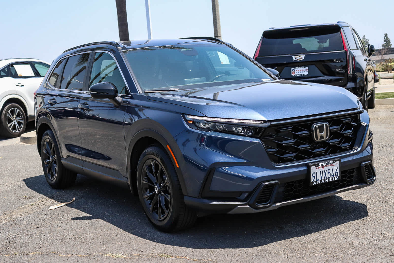View vehicle photo 3