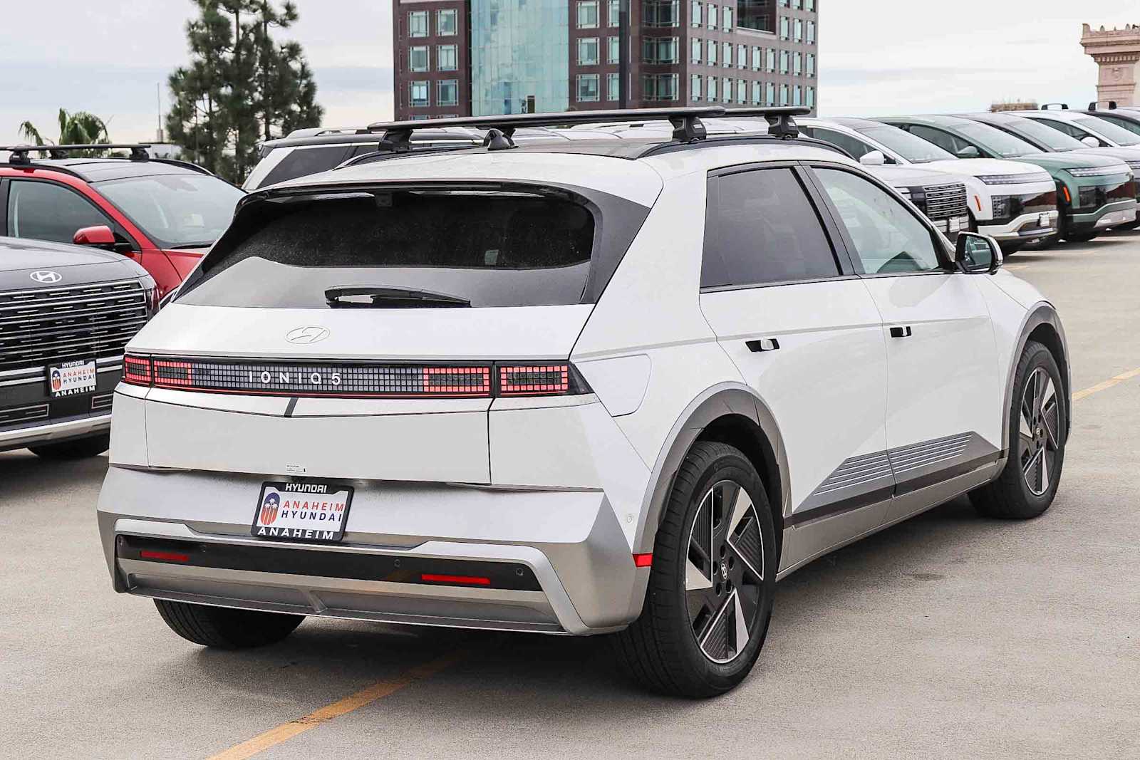 View vehicle photo 6